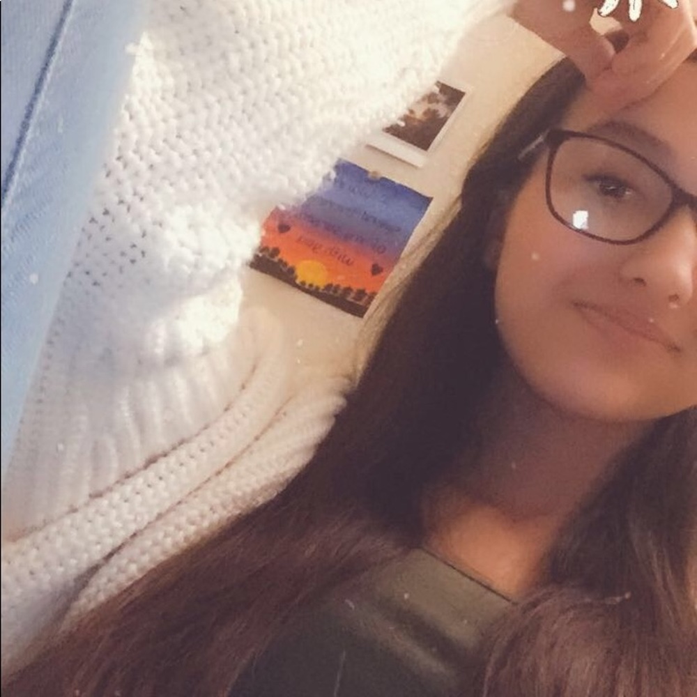 Meet your Posher, Emma